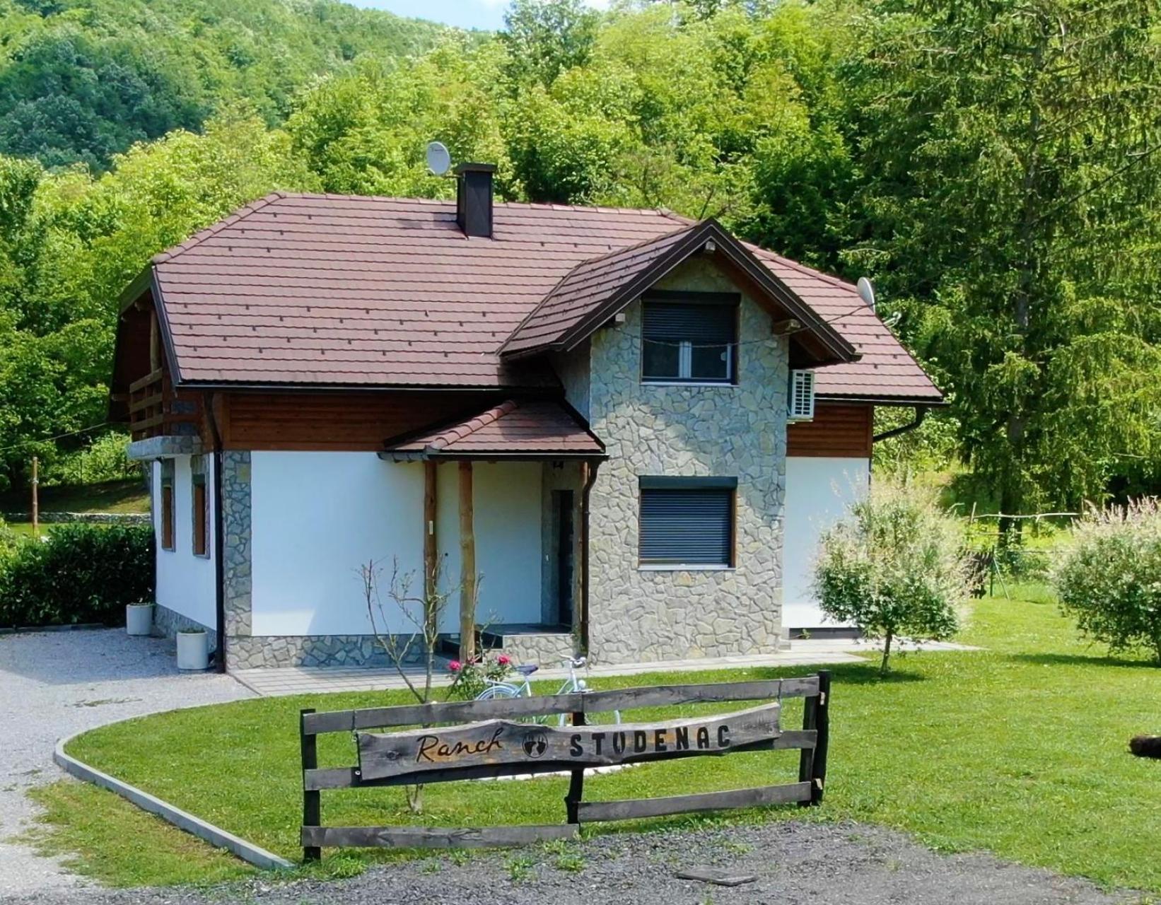 Vila Vacation House Studenac Bihać Exteriér fotografie